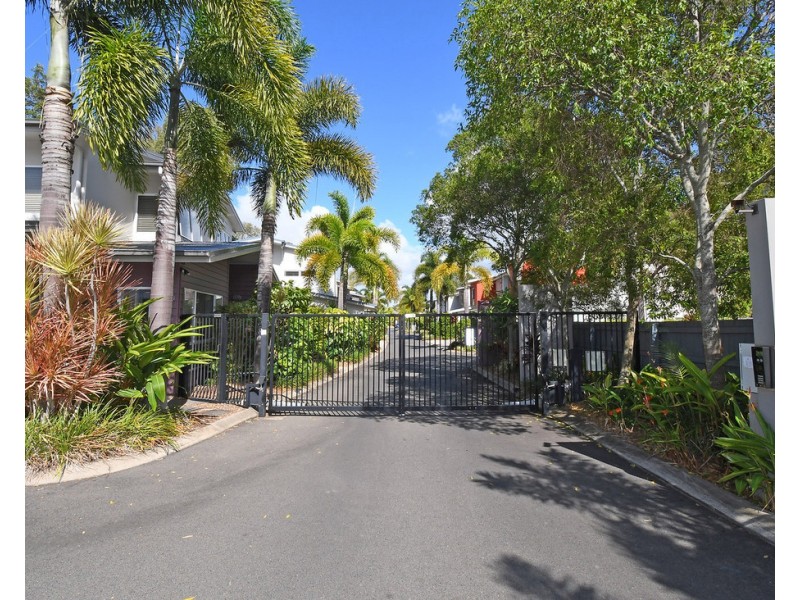 25/71 Elizabeth St, Urangan QLD 4655