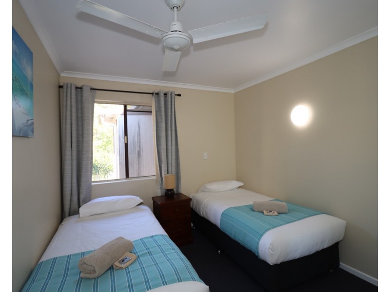 2/480 Esplanade, Torquay QLD 4655