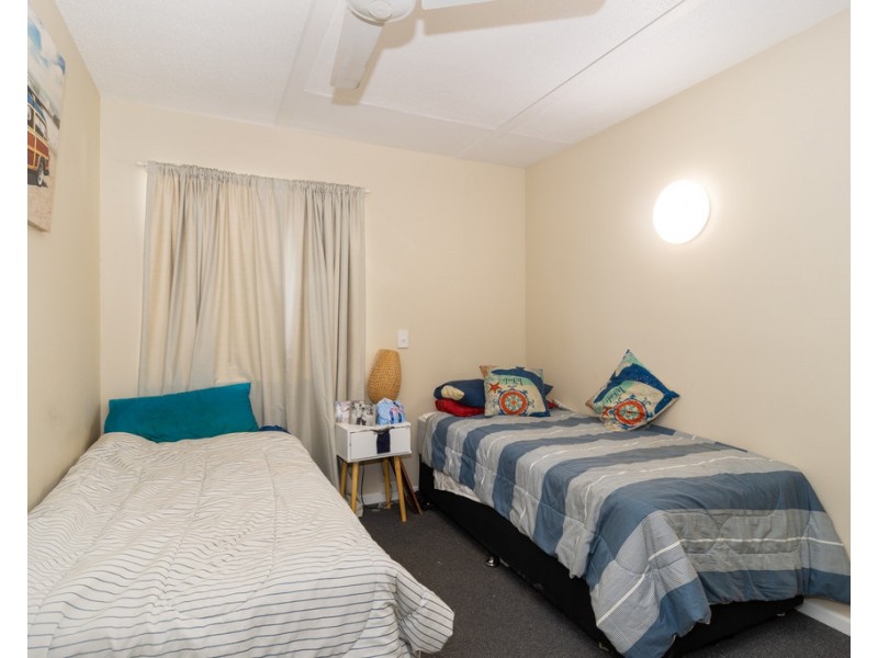 2/480 Esplanade, Torquay QLD 4655