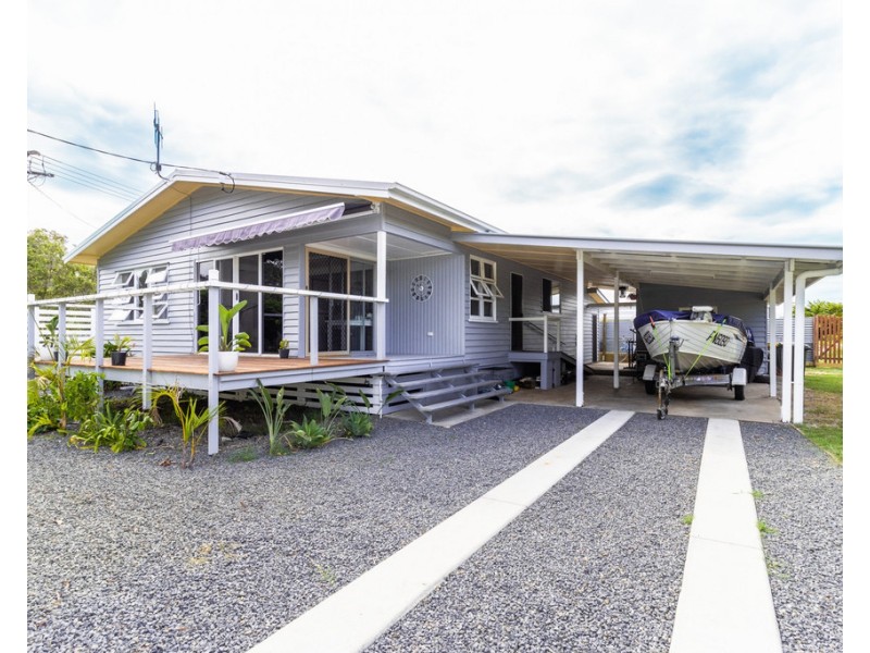 17 Dudley Street, Burrum Heads QLD 4659