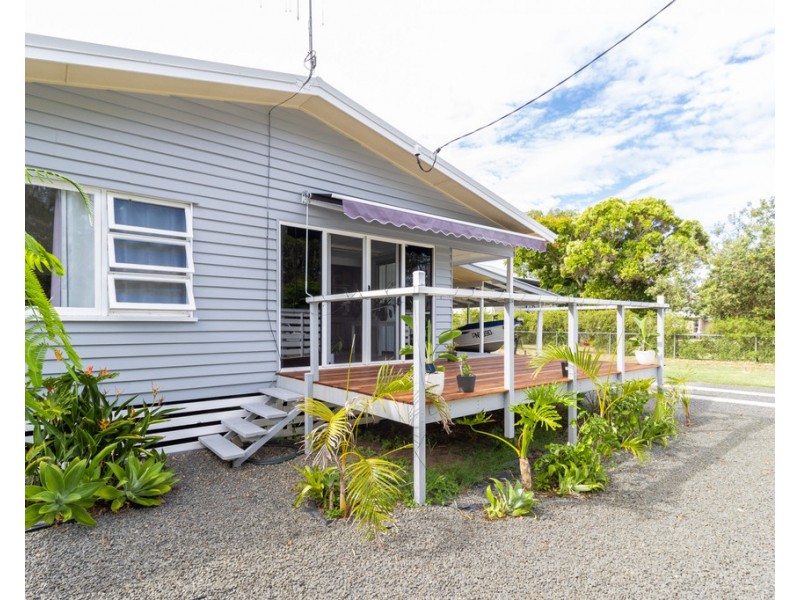 17 Dudley Street, Burrum Heads QLD 4659