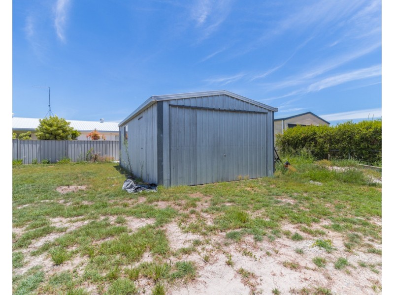 17 Dudley Street, Burrum Heads QLD 4659