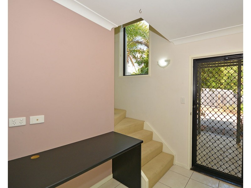 25/654 Esplanade, Urangan QLD 4655