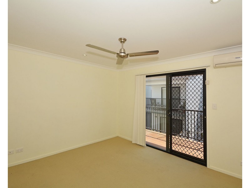 25/654 Esplanade, Urangan QLD 4655