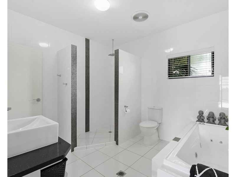 5 Watermans Way, River Heads QLD 4655