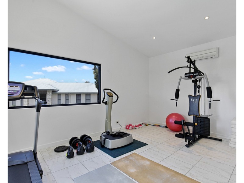 5 Watermans Way, River Heads QLD 4655