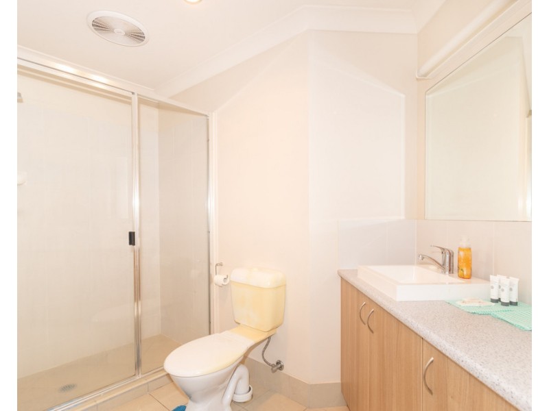 25/1 Ibis Boulevard, Eli Waters QLD 4655