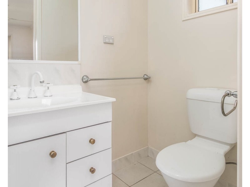 28 Isis Court, Eli Waters QLD 4655