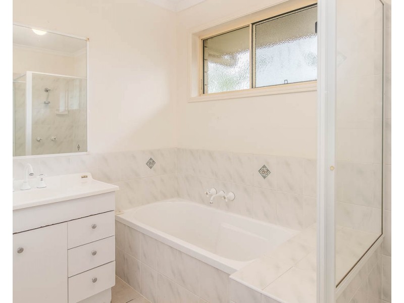 28 Isis Court, Eli Waters QLD 4655