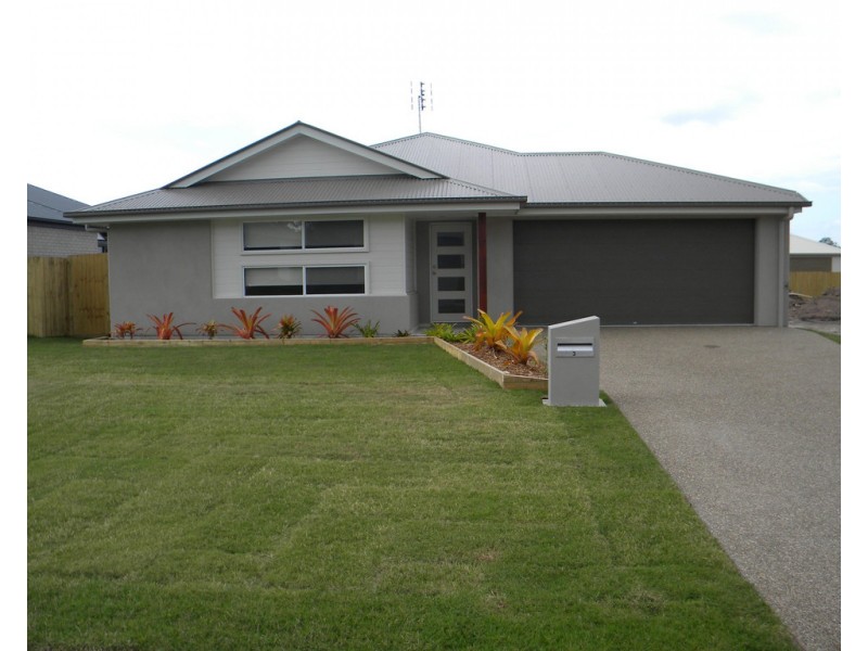 3 Lillee Court, Urangan QLD 4655