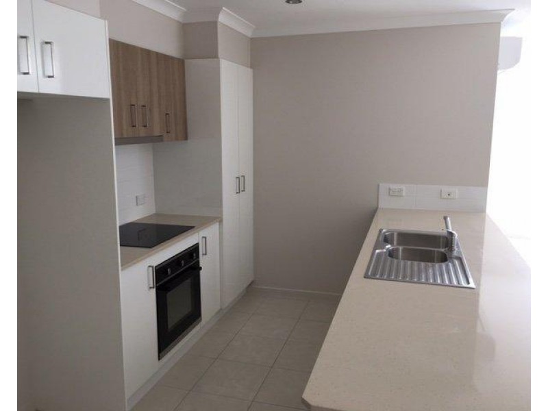 3 Lillee Court, Urangan QLD 4655