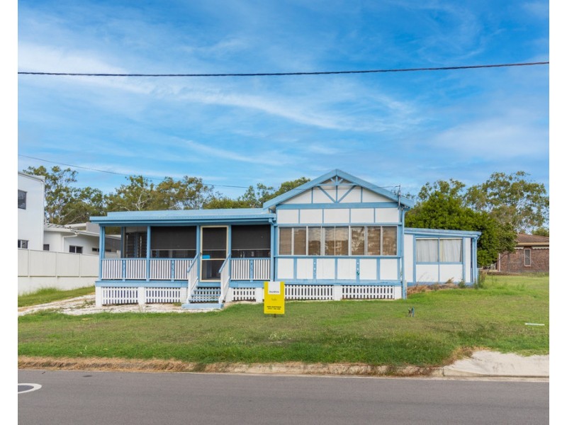 28 Esplanade, Point Vernon QLD 4655