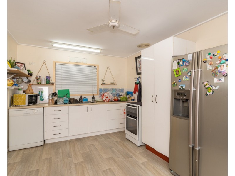 28 Esplanade, Point Vernon QLD 4655