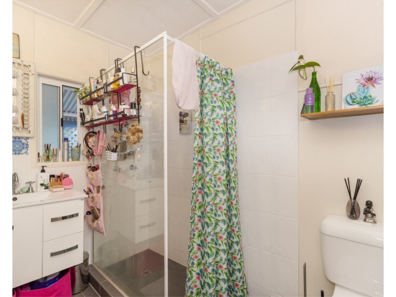 28 Esplanade, Point Vernon QLD 4655