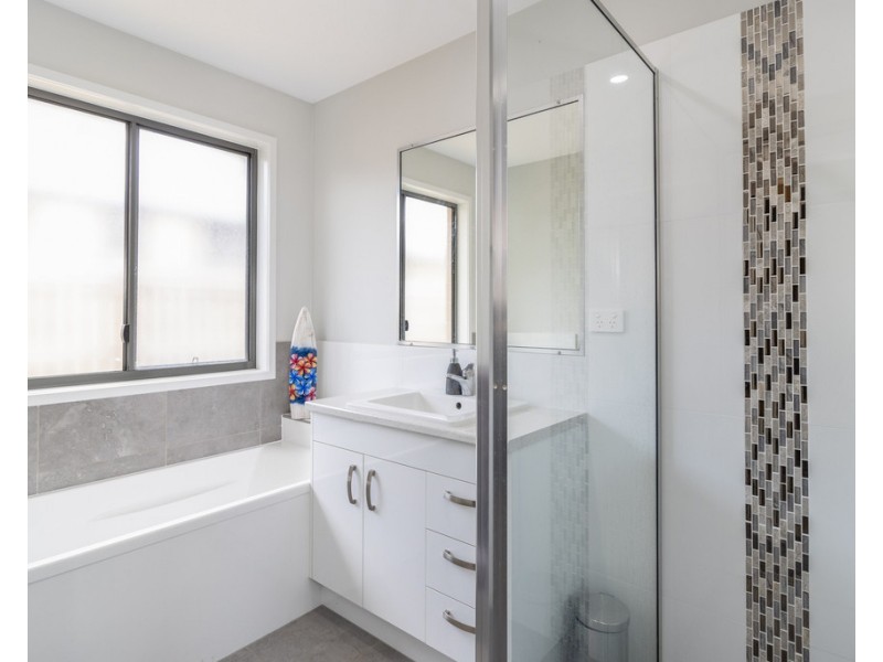 51 Halcyon Drive, Wondunna QLD 4655