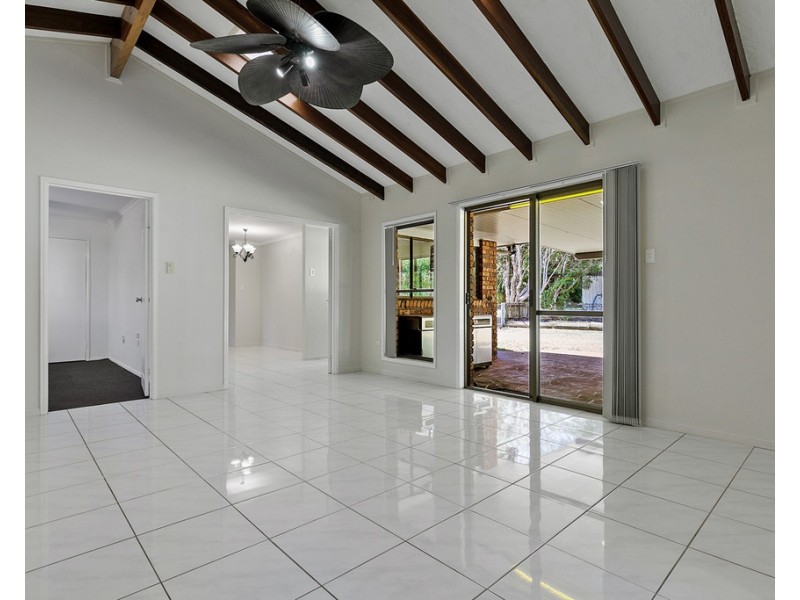 16 Raward Road, Wondunna QLD 4655