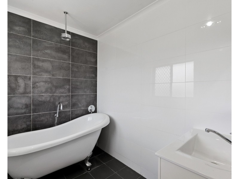 16 Raward Road, Wondunna QLD 4655