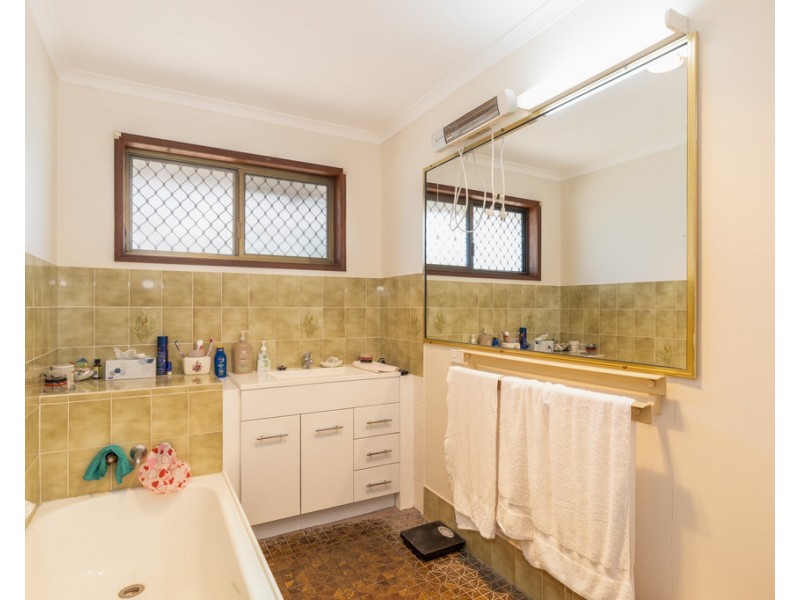 6 Picnic Street, Pialba QLD 4655