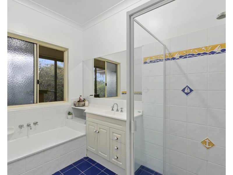 11 Green Acres Road, Dundowran QLD 4655