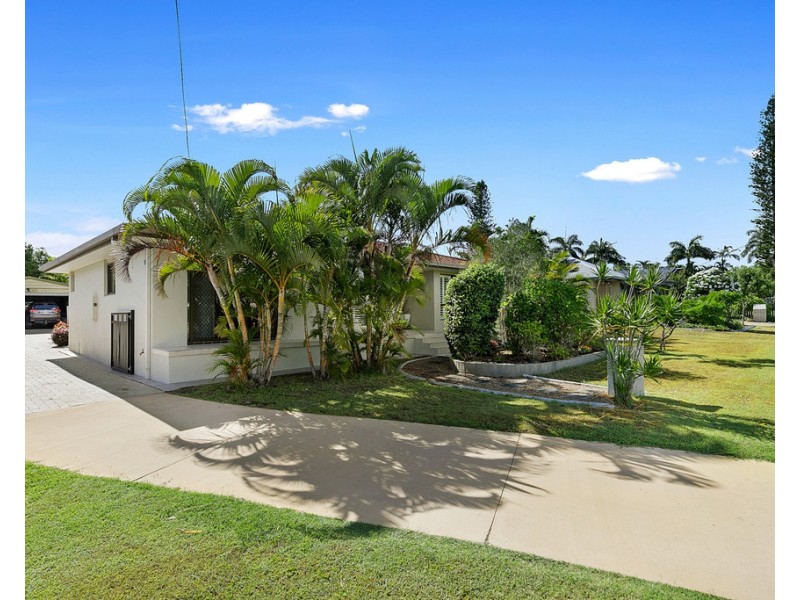 11 Mayfair Street, Point Vernon QLD 4655