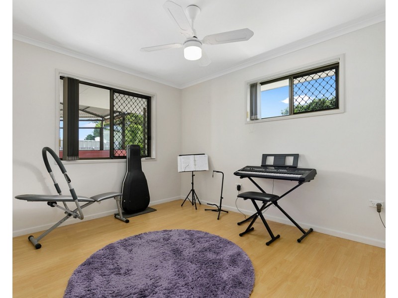 11 Mayfair Street, Point Vernon QLD 4655