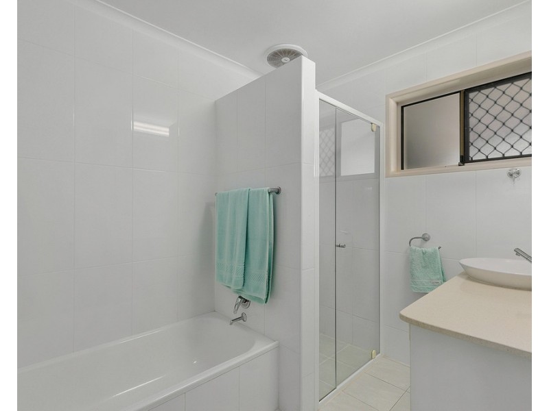 11 Mayfair Street, Point Vernon QLD 4655