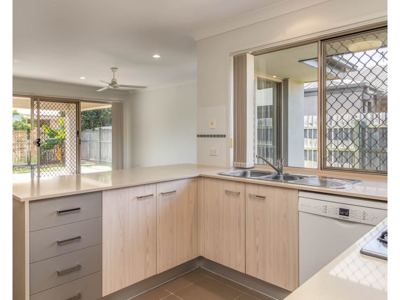 4 Captain Cook Street, Urraween QLD 4655