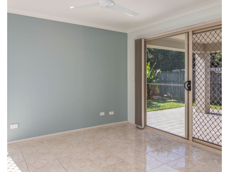 4 Captain Cook Street, Urraween QLD 4655
