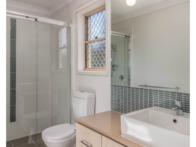 4 Captain Cook Street, Urraween QLD 4655