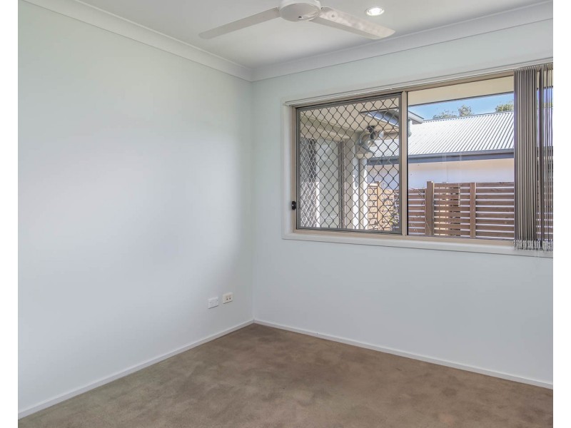 4 Captain Cook Street, Urraween QLD 4655