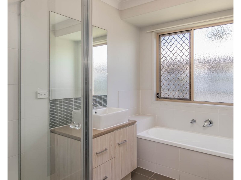 4 Captain Cook Street, Urraween QLD 4655