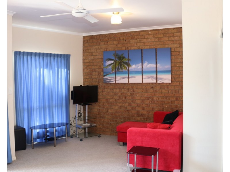 4/448 Esplanade, Torquay QLD 4655