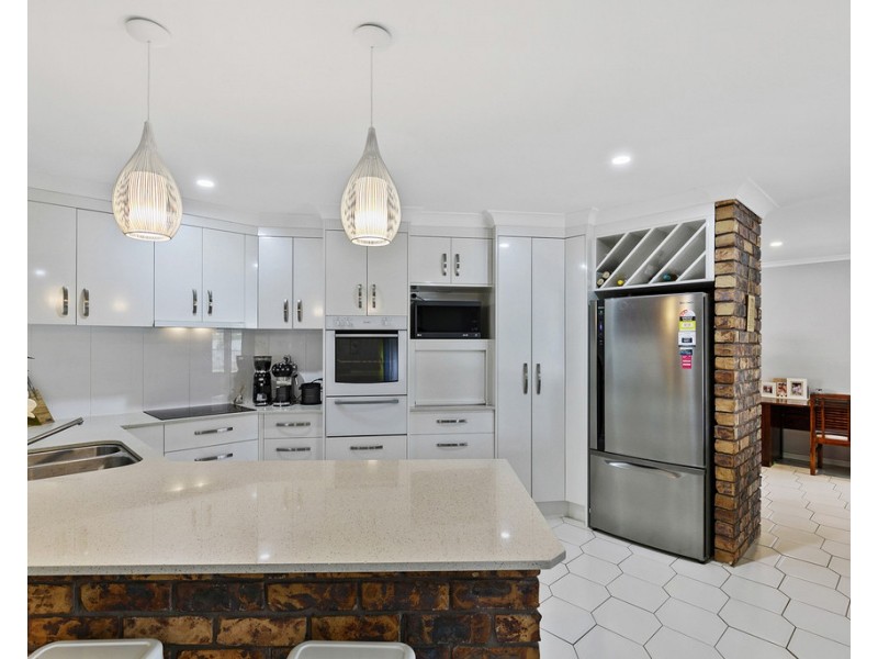 1 Alma Court, Urangan QLD 4655