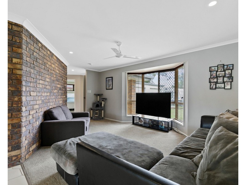 1 Alma Court, Urangan QLD 4655