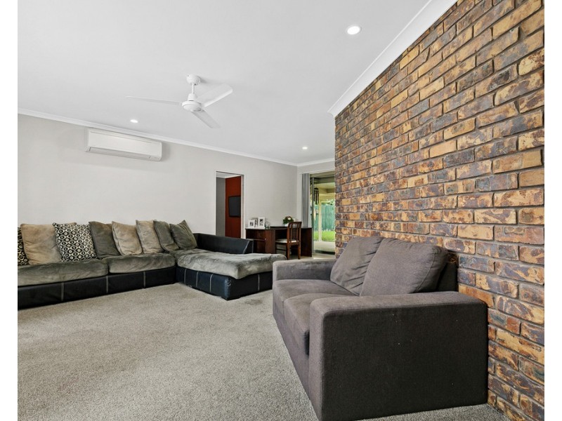 1 Alma Court, Urangan QLD 4655