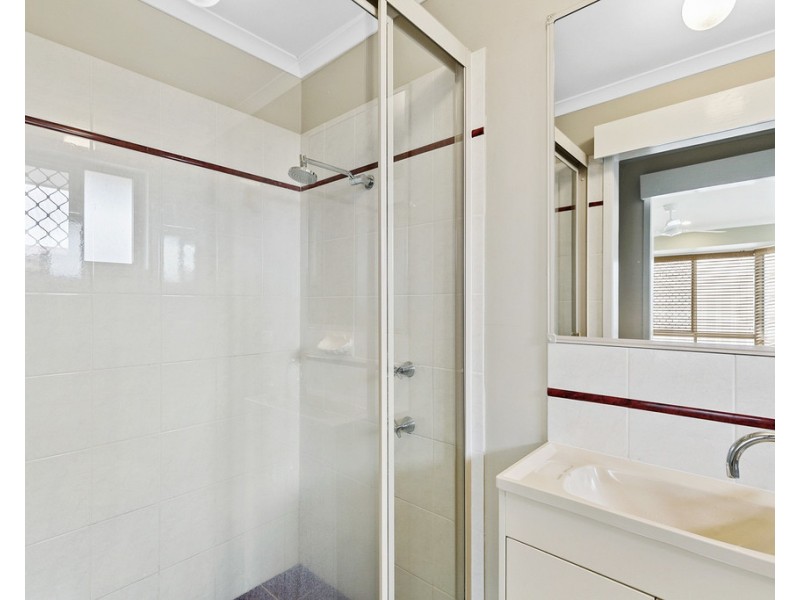 1 Alma Court, Urangan QLD 4655