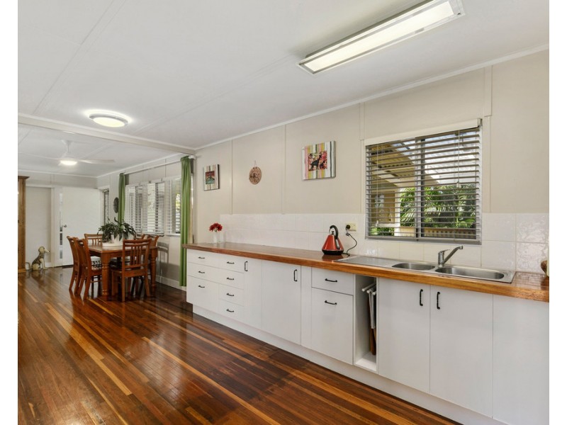 9 Keys Avenue, Torquay QLD 4655