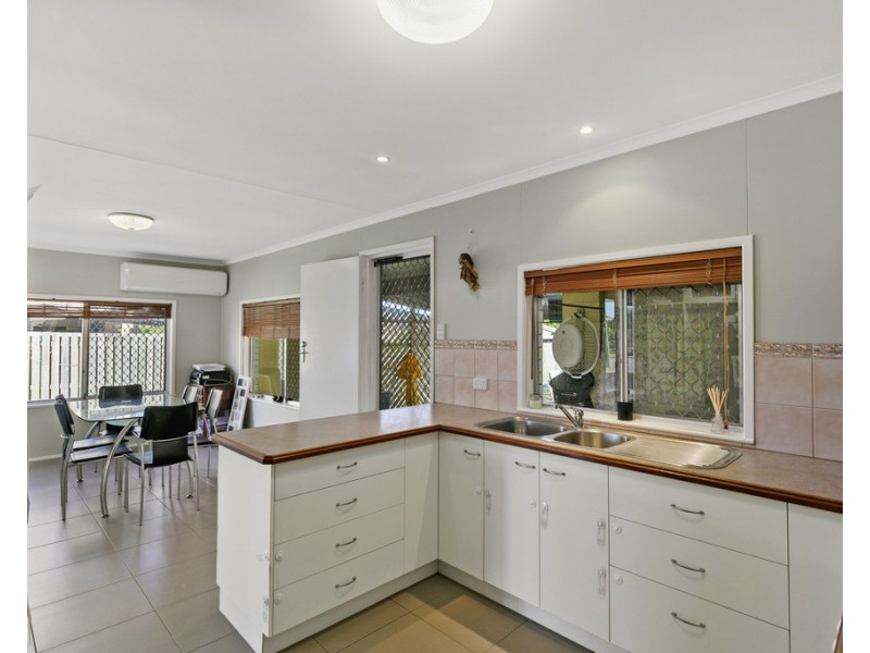 135 Long Street, Point Vernon QLD 4655