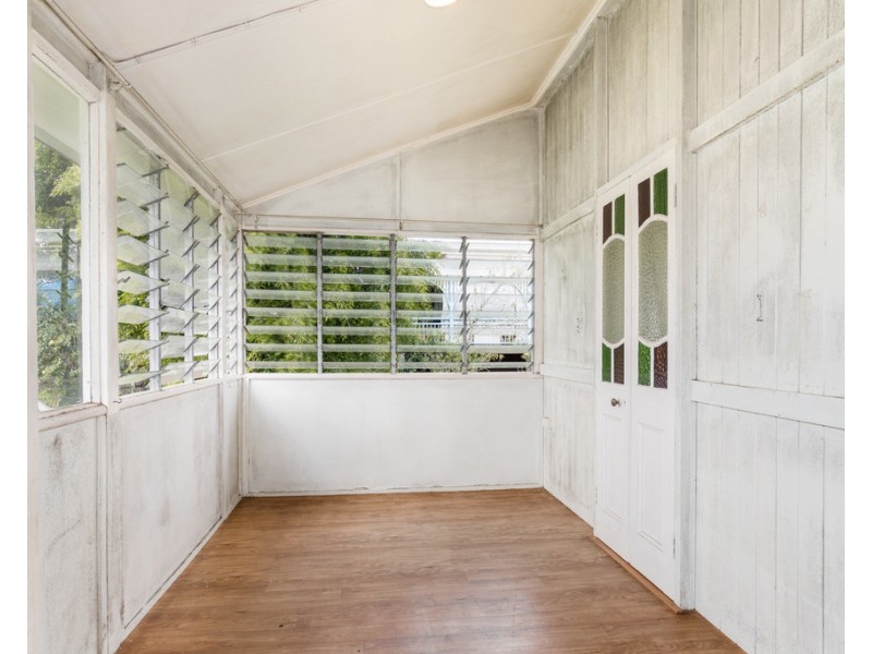 32 Robertson Street, Torbanlea QLD 4662