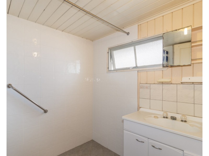 9 Powers Street, Buxton QLD 4660