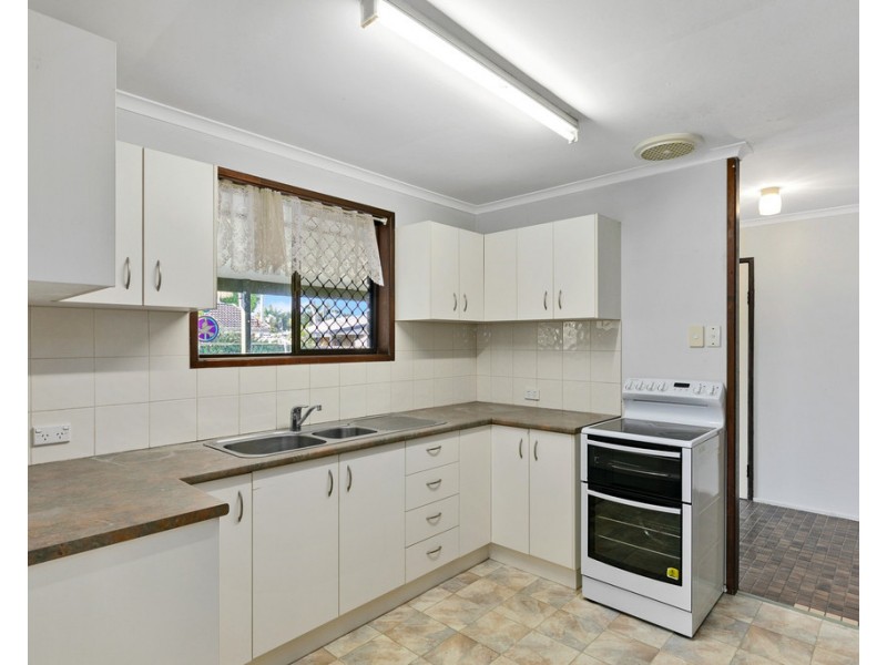 22 Shell Street, Urangan QLD 4655