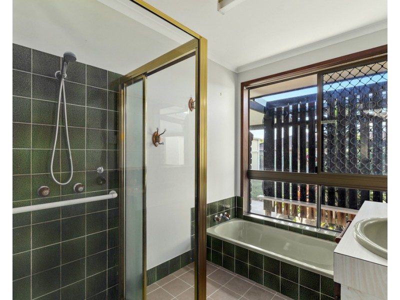 22 Shell Street, Urangan QLD 4655