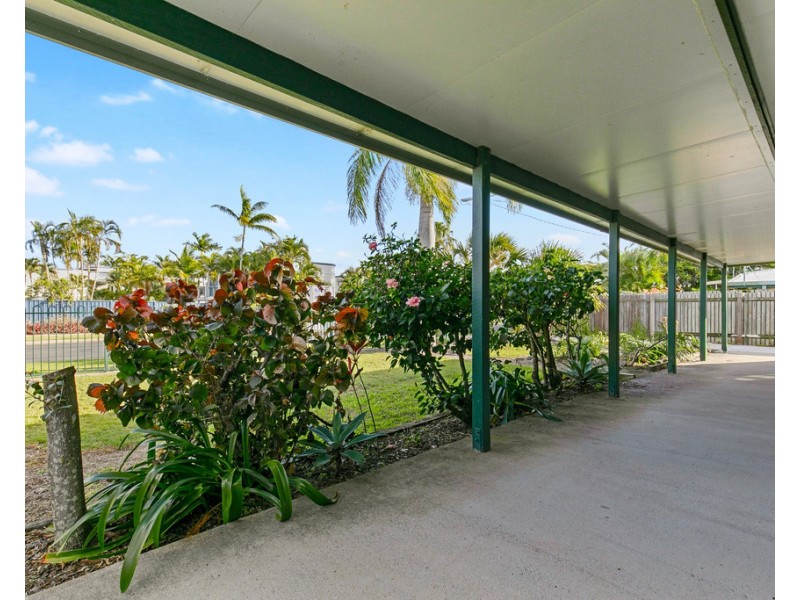 22 Shell Street, Urangan QLD 4655