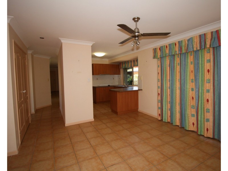 28 Limpus Street, Urangan QLD 4655