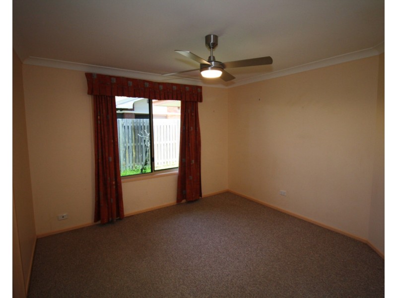 28 Limpus Street, Urangan QLD 4655