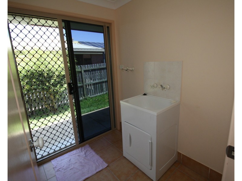 28 Limpus Street, Urangan QLD 4655