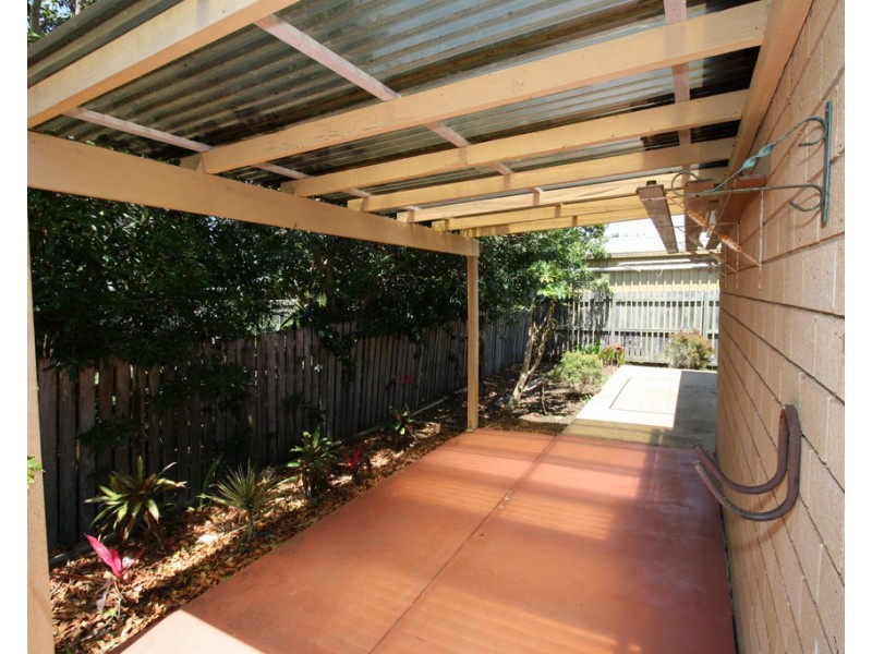 28 Limpus Street, Urangan QLD 4655