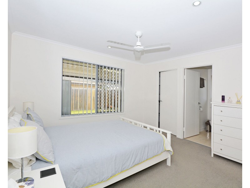 12 Shearwater Street, Kawungan QLD 4655