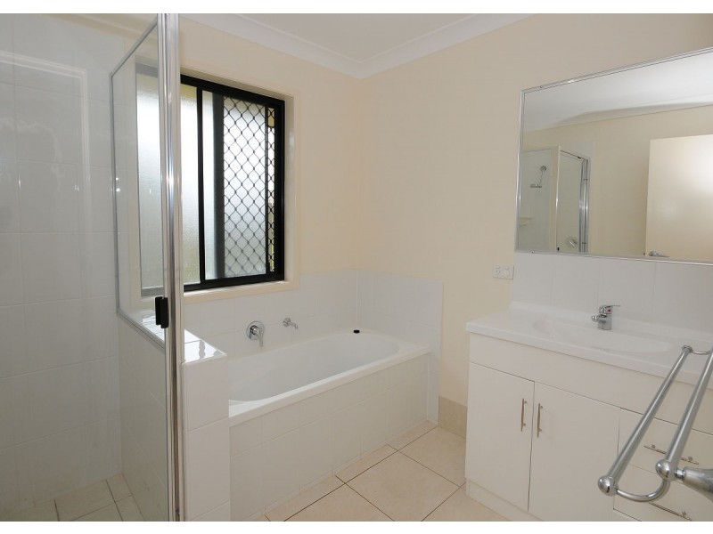 86 Endeavour Way, Eli Waters QLD 4655