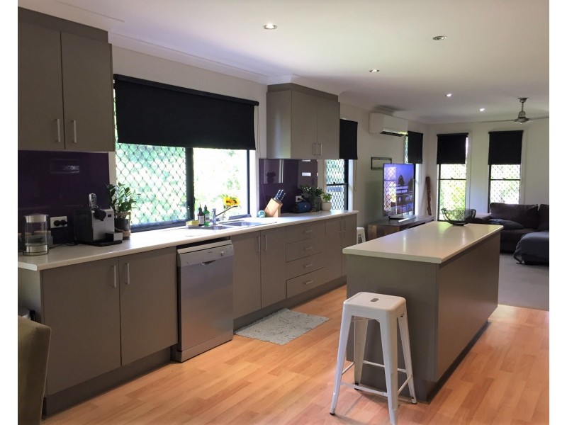 24 Corfield Street, Point Vernon QLD 4655